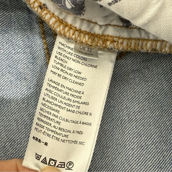 Pilcro Anthropologie Slim Boyfriend Jeans Size 32 Blue Embroidered Patchwork - Picture 13 of 14